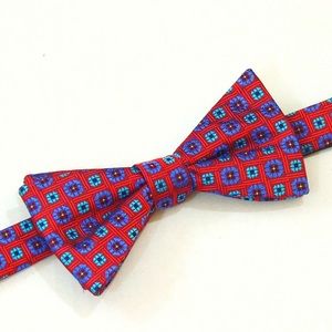 NWT Bow Tie Countess Mara Geometric